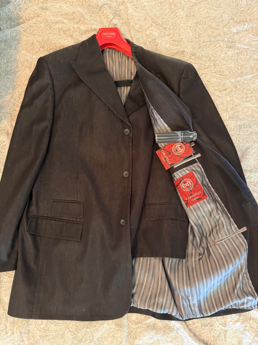 Classic Black Men's Three-Button Suit Jacket